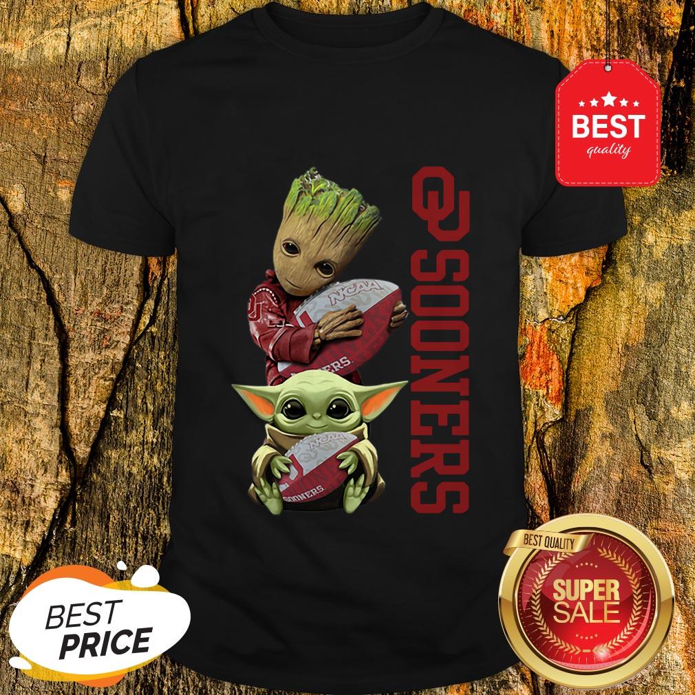 Baby Groot And Baby Yoda Hug Oklahoma Sooners Shirt