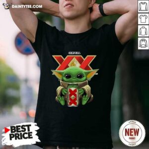 Perfect Baby Yoda Hug Cerveza Dos Equis Shirt