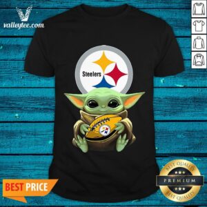 Top Baby Yoda Hugging Pittsburgh Steelers Shirt