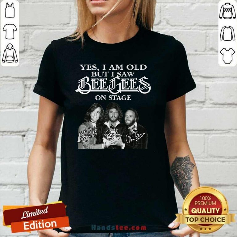 cute-i-saw-bee-gees-24-on-stage-v-neck