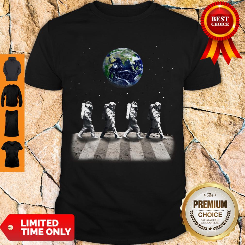 Pretty Astronaut Walk On The Moon Shirt