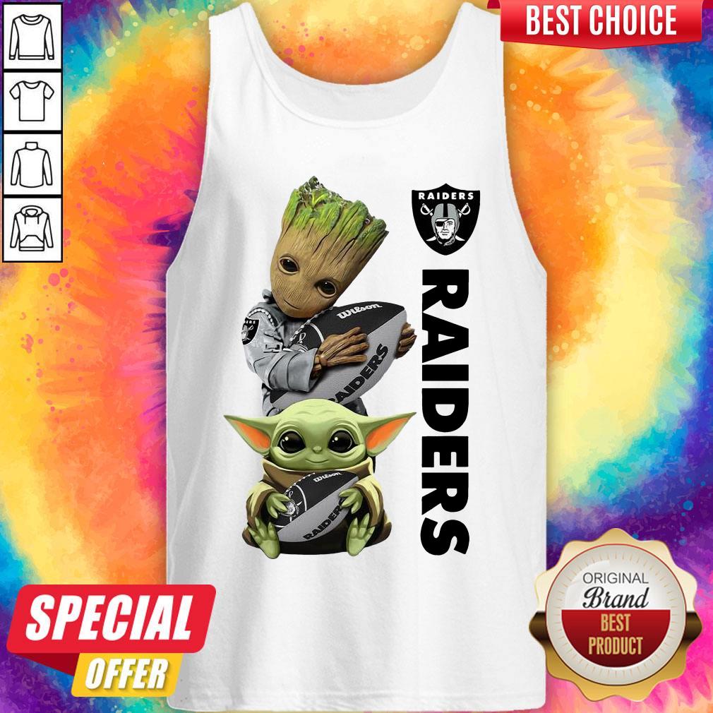 Top Baby Groot Ansda Hug Oakland Raiders Shirt