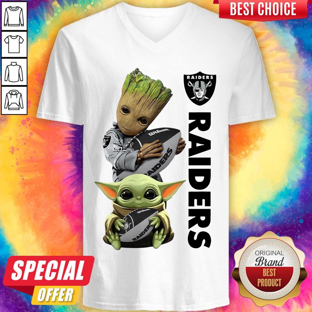Top Baby Groot Ansda Hug Oakland Raiders Shirt