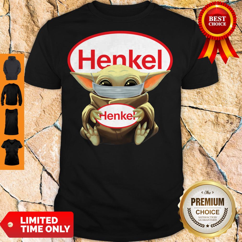 Top Baby Yoda Mask Hug Henkel shirt