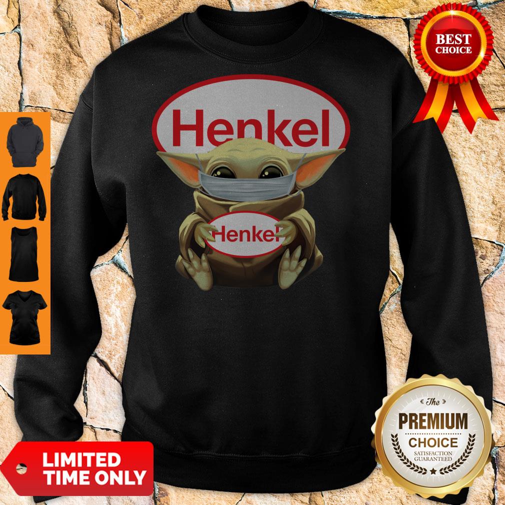 Top Baby Yoda Mask Hug Henkel shirt