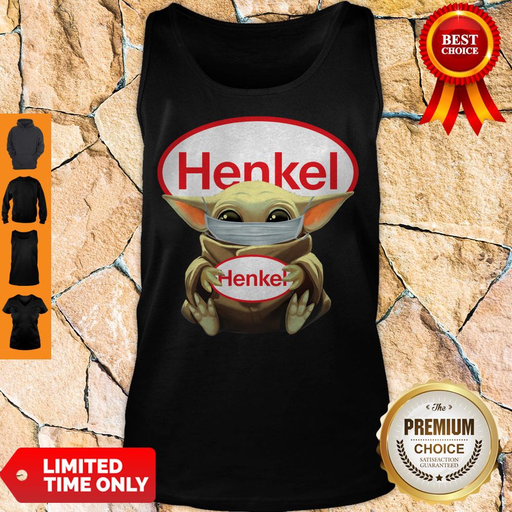Top Baby Yoda Mask Hug Henkel shirt