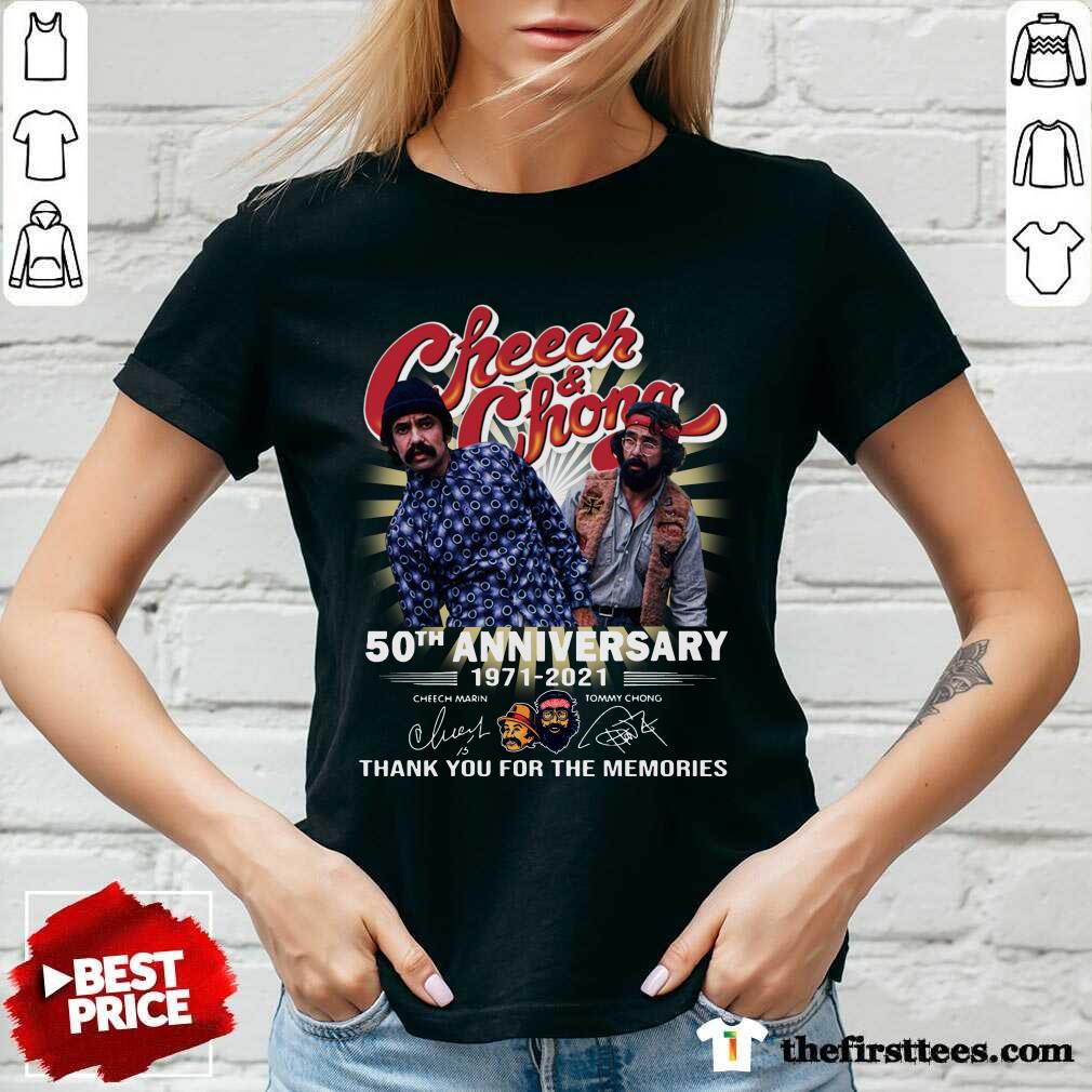 top-cheech-and-chong-50th-anniversary-1971-2021-thank-you-for-the-memories-signatures-v-neck.jpg