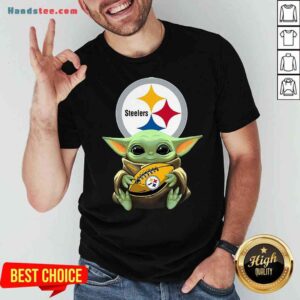 Pretty Star Wars Baby Yoda Hug Pittsburgh Steelers Shirt