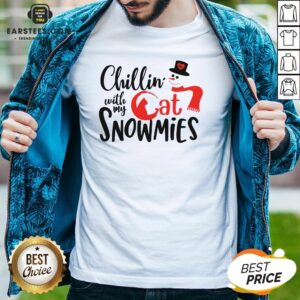 Funny Chillin With My Cat Snowmies Christmas Shirt