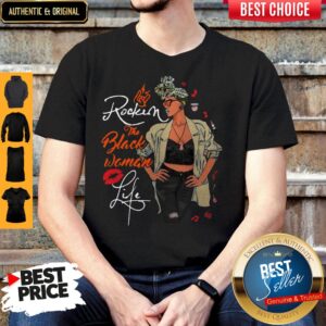 Pretty Rockin The Pisces Woman Life Black Woman Version Shirt