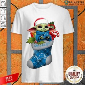 Happy Baby Yoda Hug Detroit Lions Ornament Merry Christmas 2020 Shirt