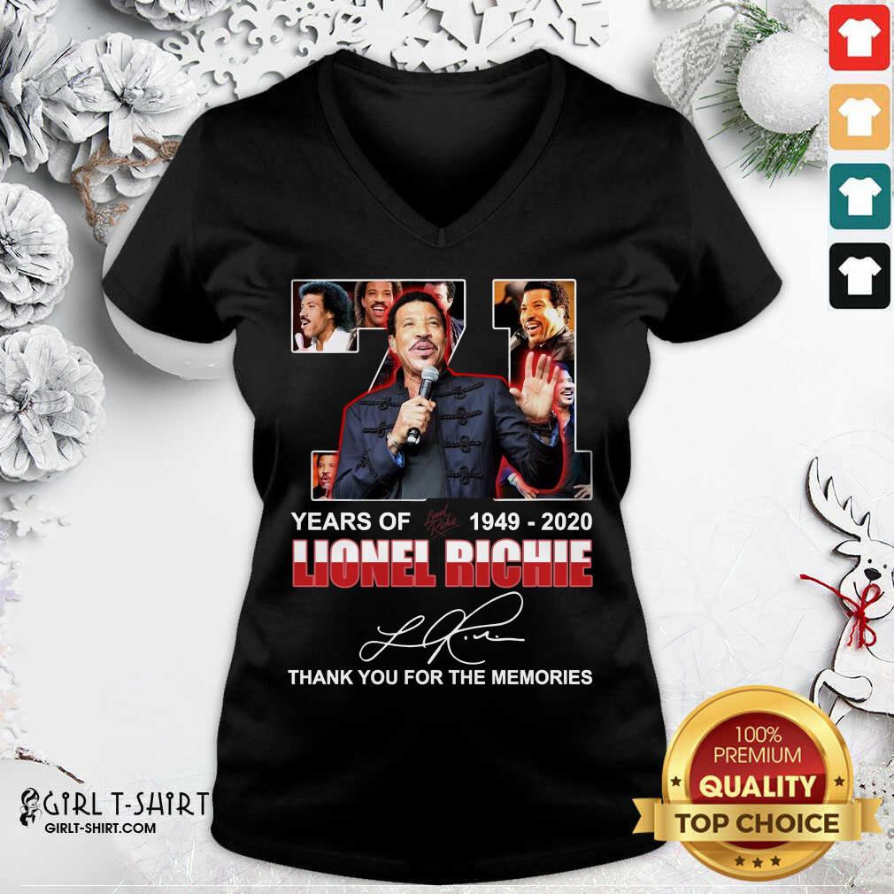 awesome-lionel-richie-71-years-of-1949-2020-thank-you-for-the-memories-signature-v-neck.jpg