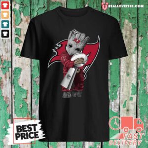 Nice Baby Groot Hug NFL Cup Tampa Bay Buccaneers Shirt