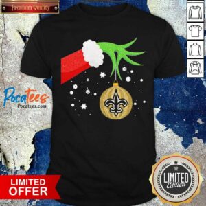 Top The Grinch Hand Holding Ornament New Orleans Saints Christmas Shirt