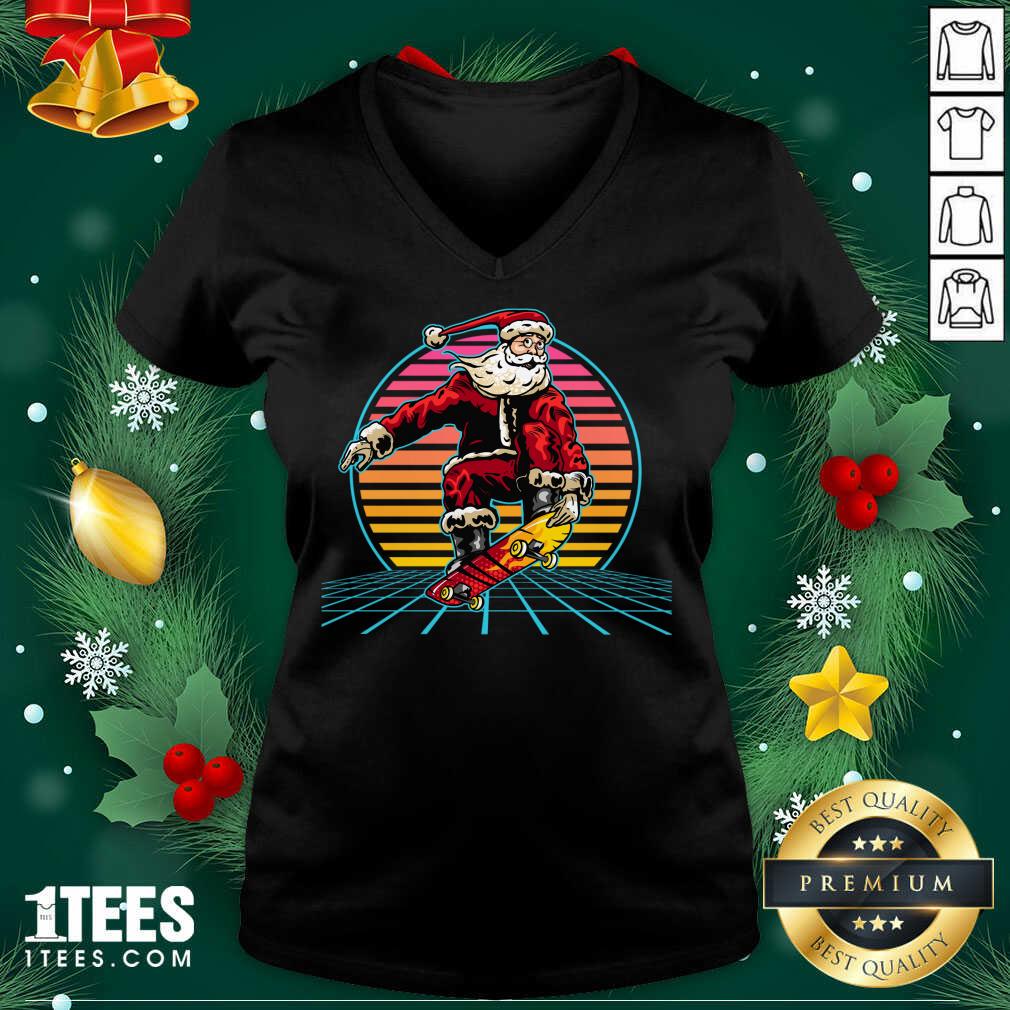 Funny Retro Sunset 80s Christmas Skateboarding Santa Funny Christmas Shirt
