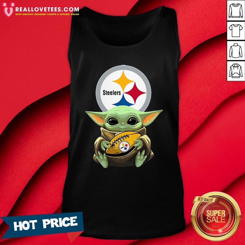 Great Star Wars Baby Yoda Hug Pittsburgh Steelers Shirt