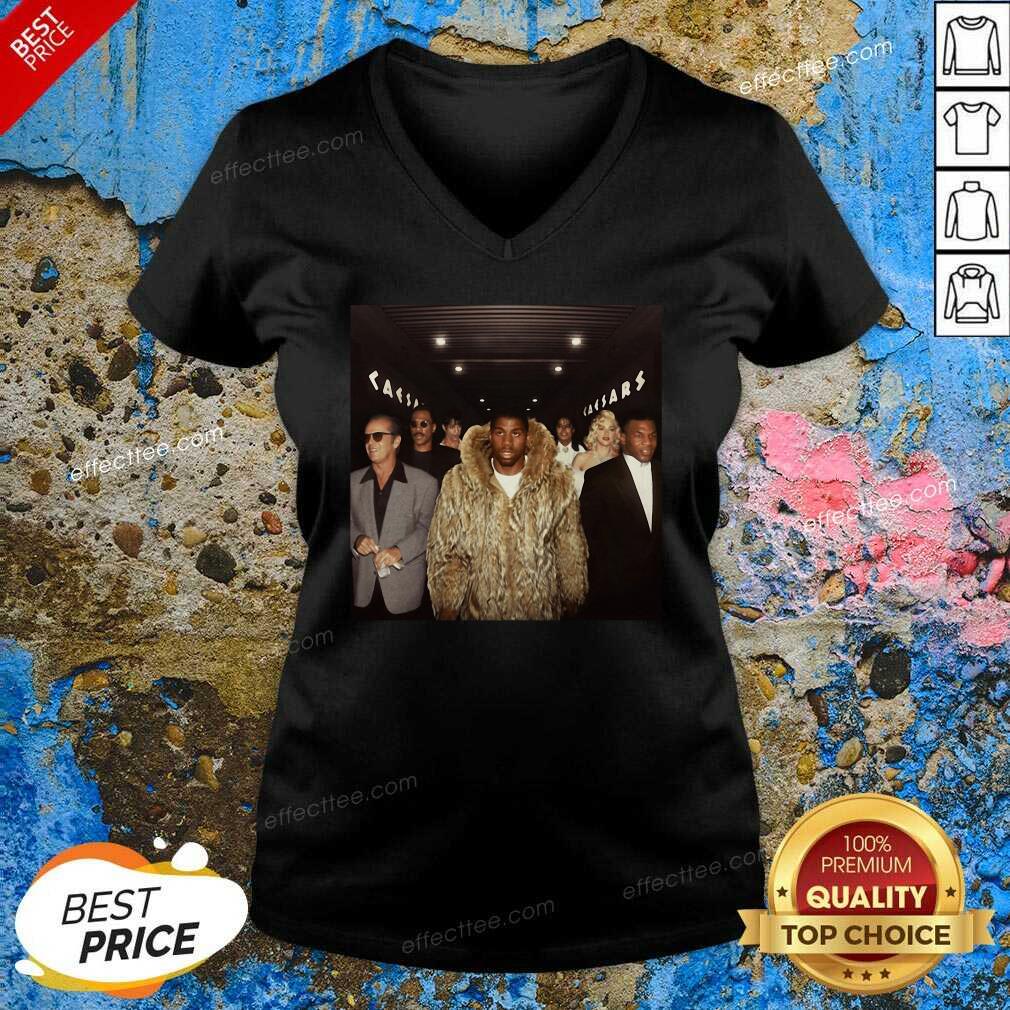 Hot Magic Johnson Walking Into The Playoffs Shirt