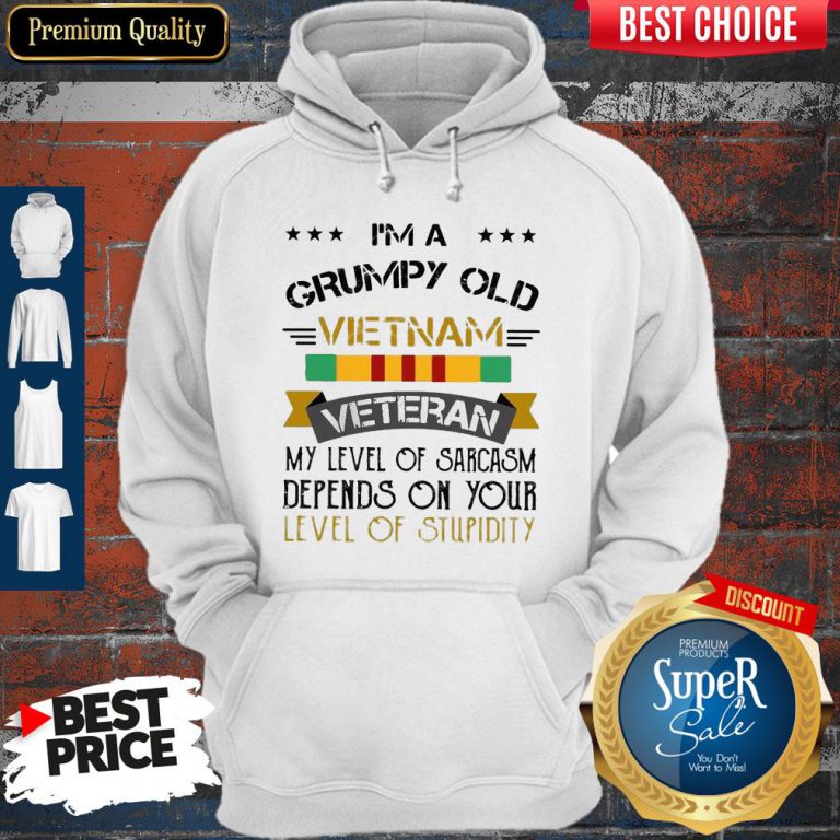im-a-grumpy-old-vietnam-veteran-level-of-stupidity-hoodie-768x768