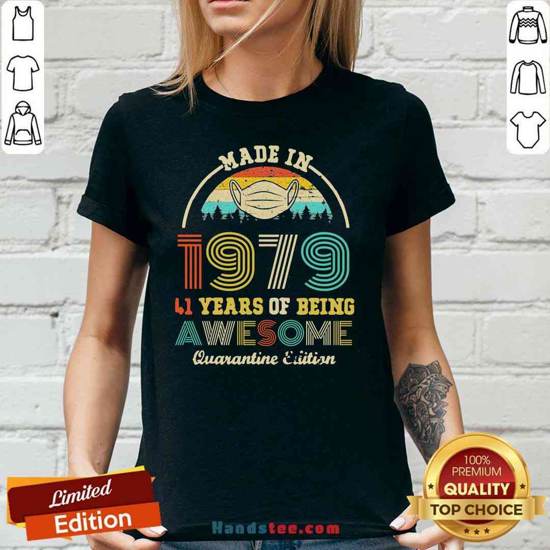 official-made-in-1979-41-years-of-being-awesome-quarantine-edition-retro-vintage-v-neck.jpg