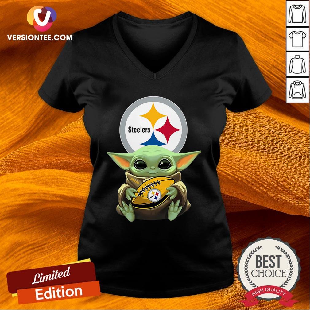 Perfect Baby Yoda Hug Steelers Shirt