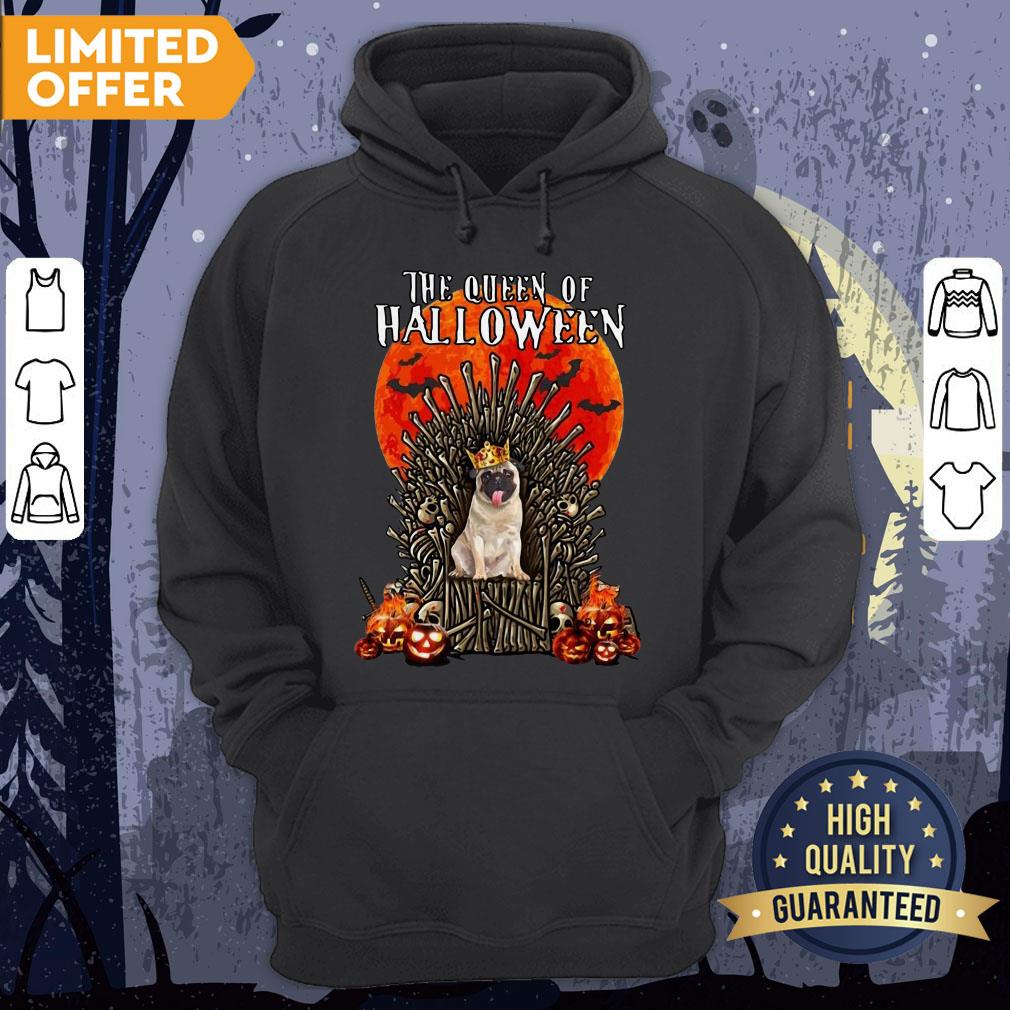 Pug Dog The Queen Of Halloween Shirt