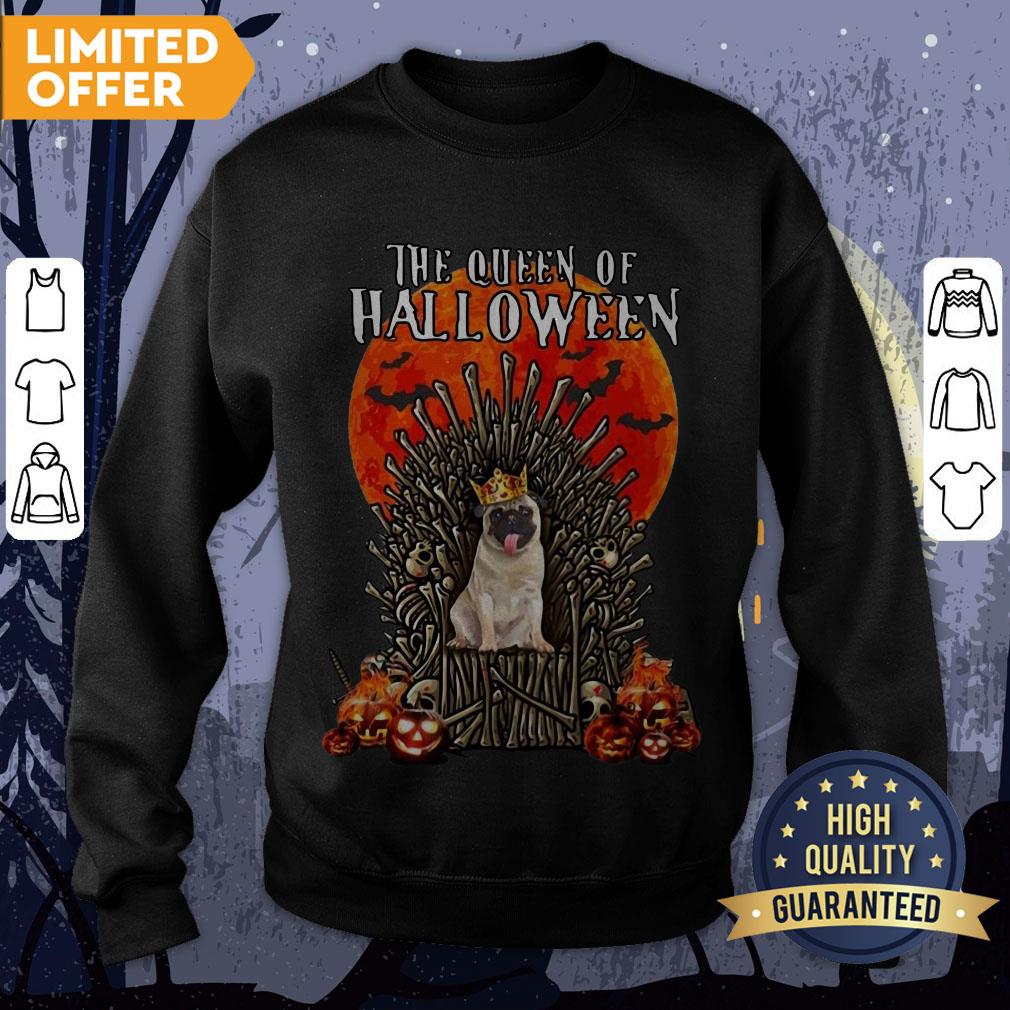 Pug Dog The Queen Of Halloween Shirt