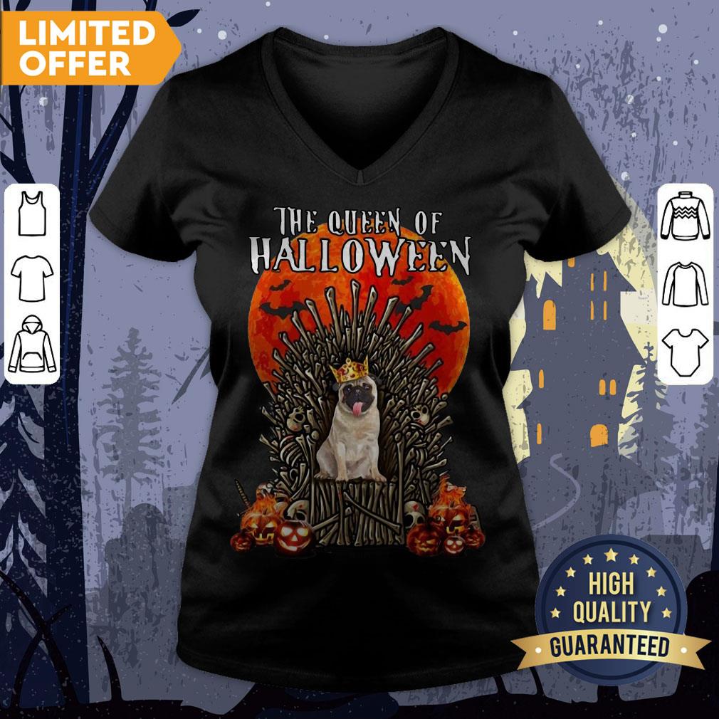 Pug Dog The Queen Of Halloween Shirt