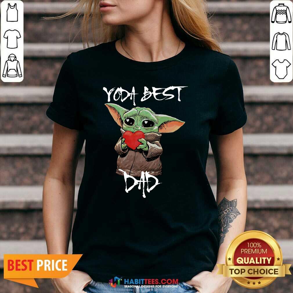 Top Baby Yoda Hug Heart Best Dad Shirt