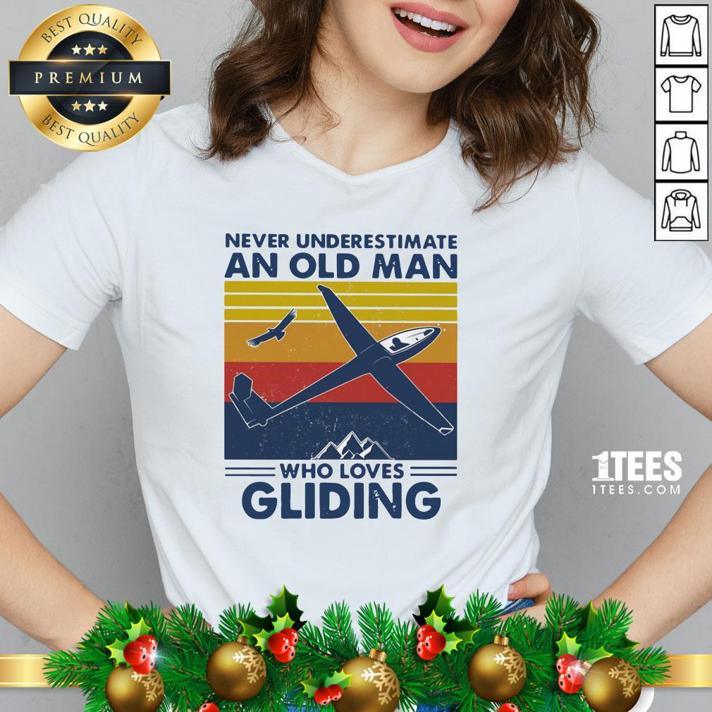 Top Never Underestimate An Old Man Who Loves Gliding Vintage Shirt