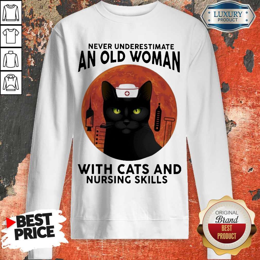 Top Never Underestimate An Old Woman With Cats And Nursing Skills Moon Shirt