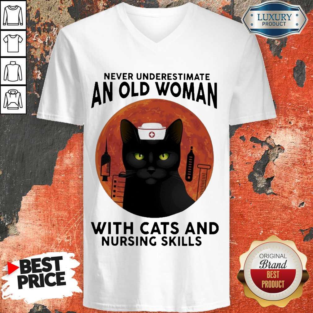 Top Never Underestimate An Old Woman With Cats And Nursing Skills Moon Shirt