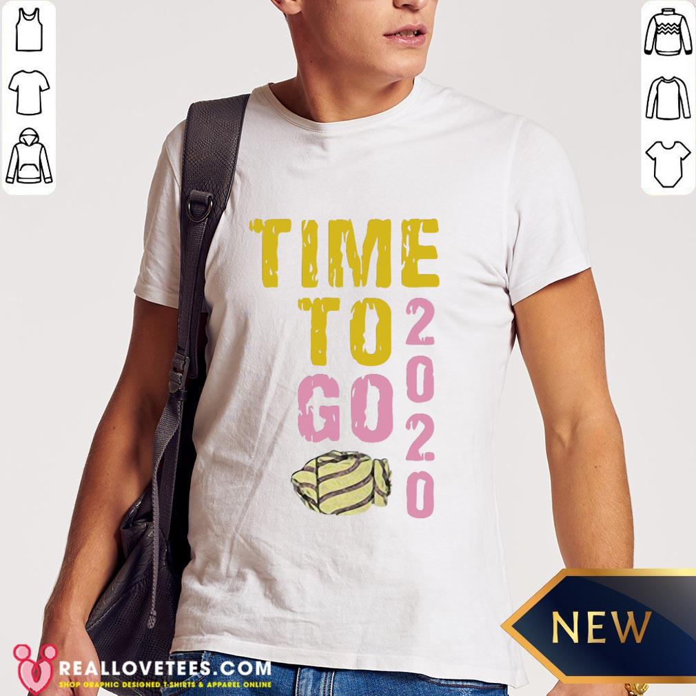Vip Time To Go 2020 Goodbye 2020 Hello 2021 Gold And Pink Toilet Paper Shirt