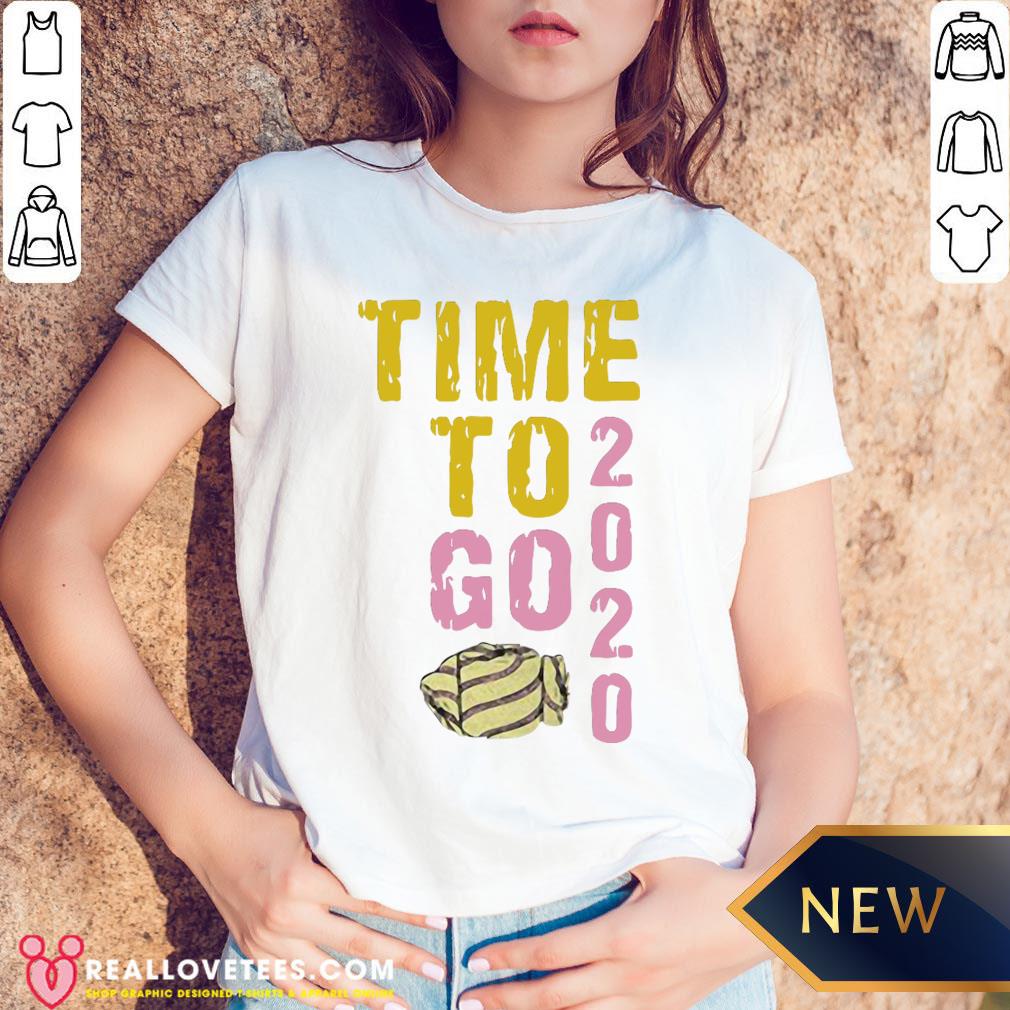 Vip Time To Go 2020 Goodbye 2020 Hello 2021 Gold And Pink Toilet Paper Shirt