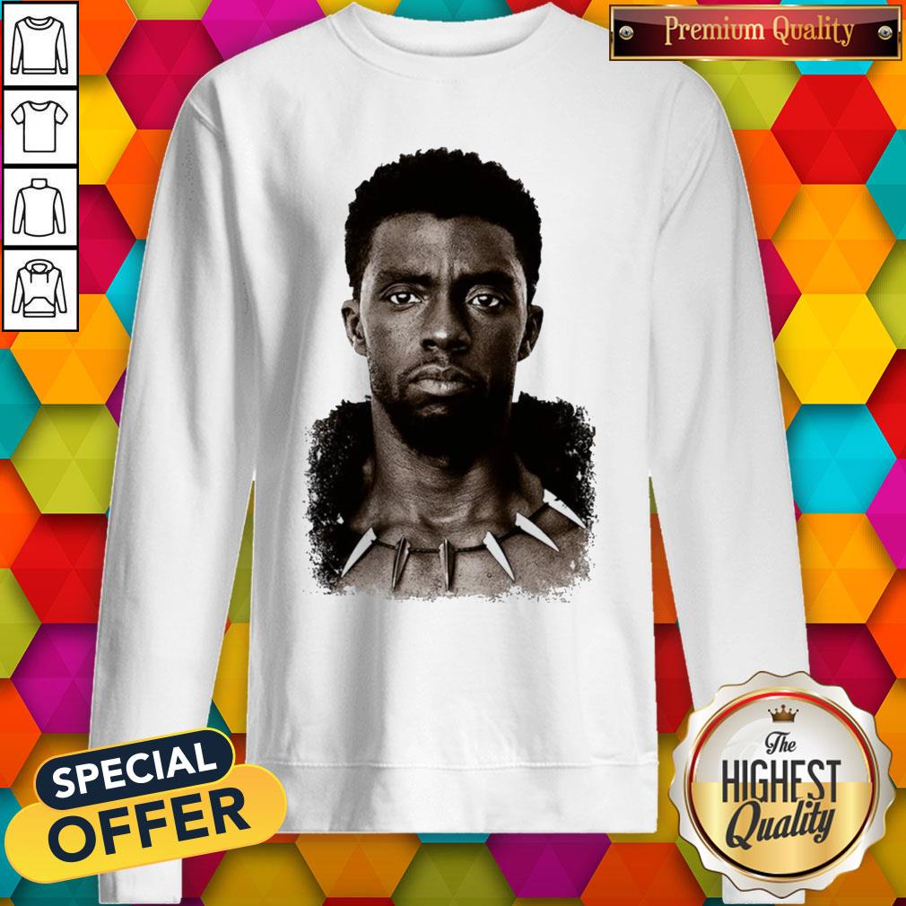 actor-chadwick-boseman-the-black-panther-marvel-sweatshirt.jpg