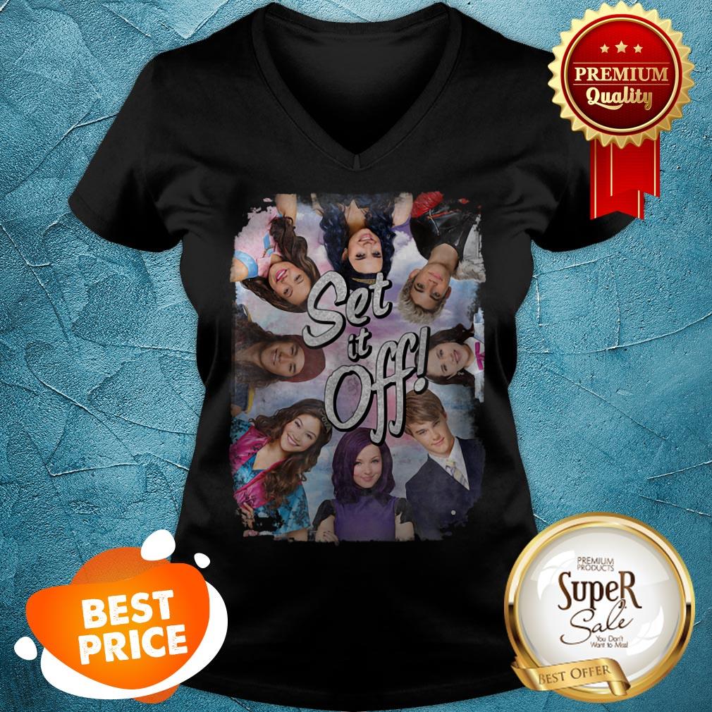 Nice Disney Descendants Set It Off Group Shot Shirt
