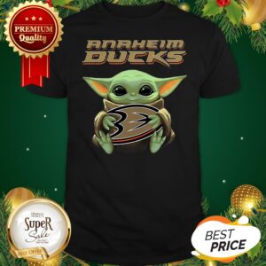 Baby Yoda hug Anaheim Ducks Star Wars Mandalorian Shirt