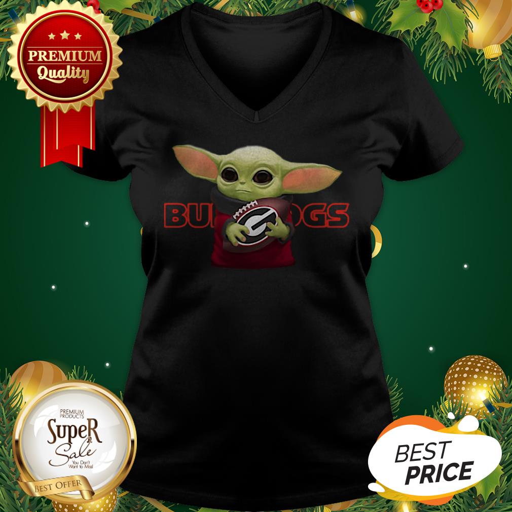 Baby Yoda Hug Georgia Bulldogs Star Wars Mandalorian Shirt