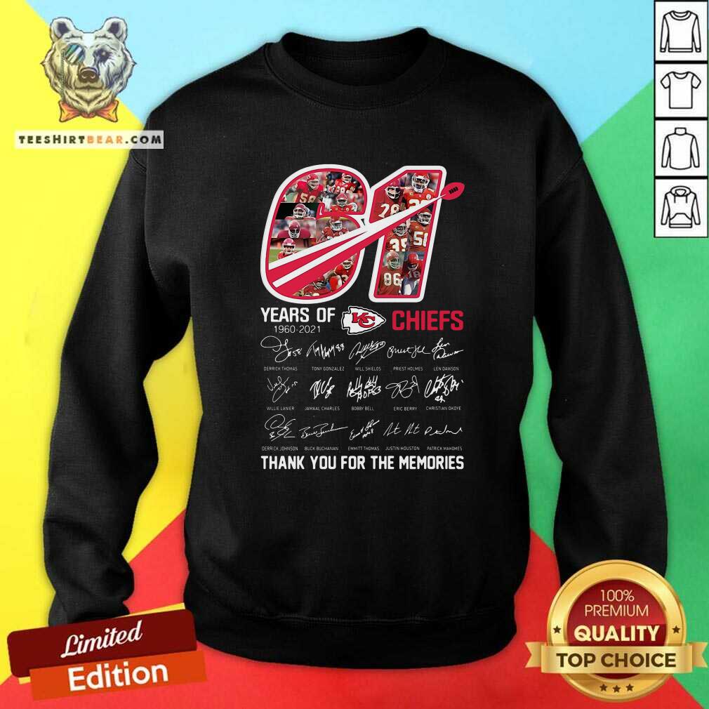 Malicious 61 Years Of 1960 2021 Kansas City Chiefs Signatures Shirt