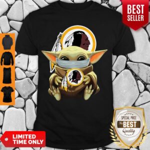 Cute Baby Yoda Face Mask Hug Washington Redskins I Can’t Stay At Home Shirt
