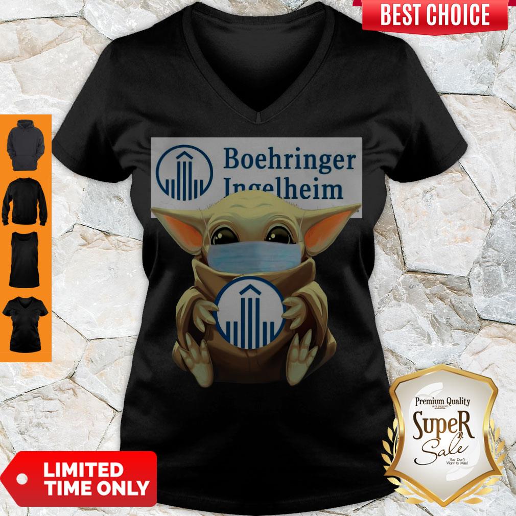 Top Baby Yoda Face Mask Hug Boehringer Ingelheim Shirt