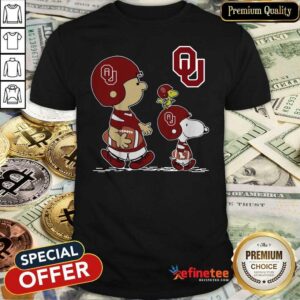 Excellent The Peanuts Charlie Brown Snoopy Woodstock Oklahoma Sooners Football Shirt