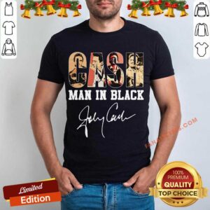 Awesome Johnny Cash Man In Black Signature Shirt