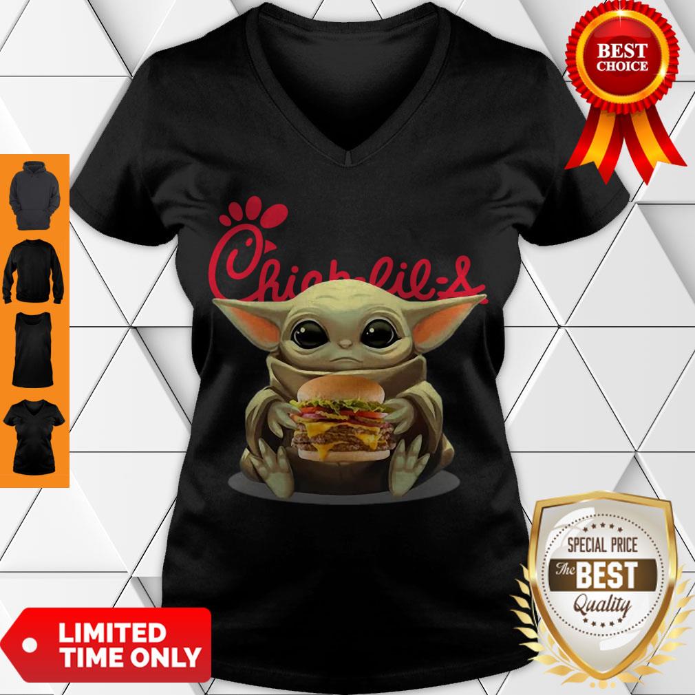 Awesome Baby Yoda Hug Hamburguesa Chick-Fil-A Shirt
