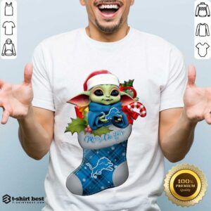 Nice Baby Yoda Hug Detroit Lions Ornament Merry Christmas 2020 Shirt
