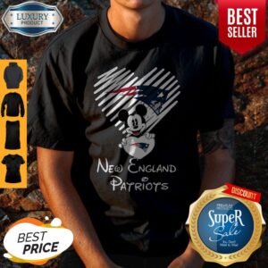 Mickey Mouse Hug Heart New England Patriots Logo Shirt