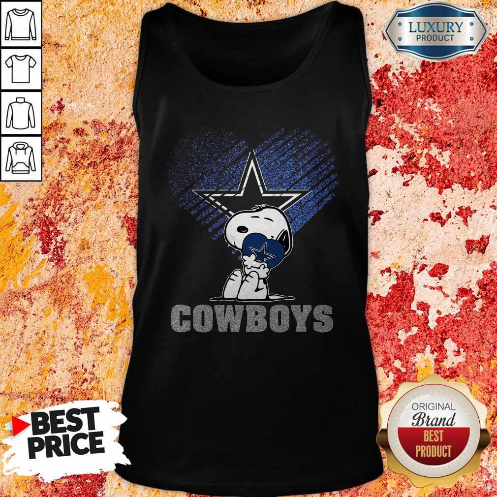 Funny Snoopy Hug Heart Dallas Cowboys Shirt