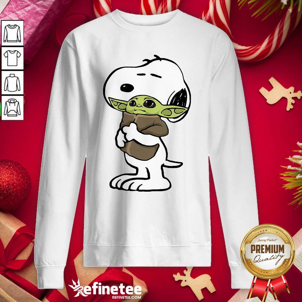 Great Snoopy Hug Baby Yoda Shirt
