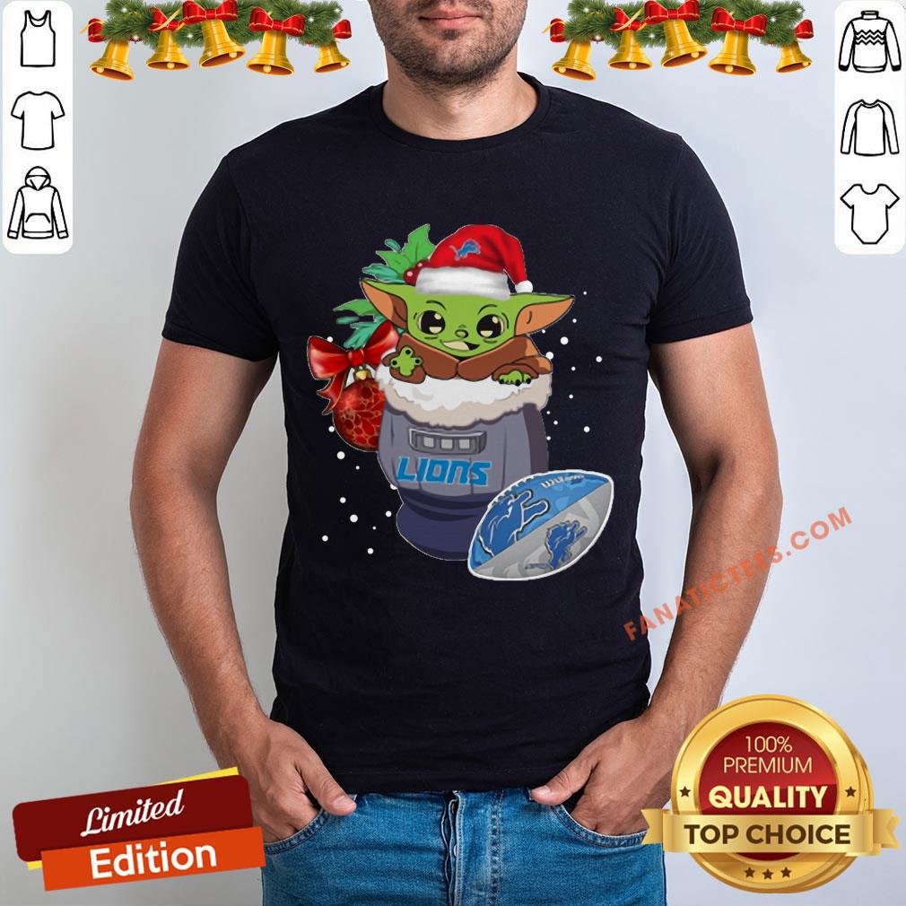 Nice Detroit Lions Christmas Baby Yoda Star Wars Funny Happy NFL T-Shirt
