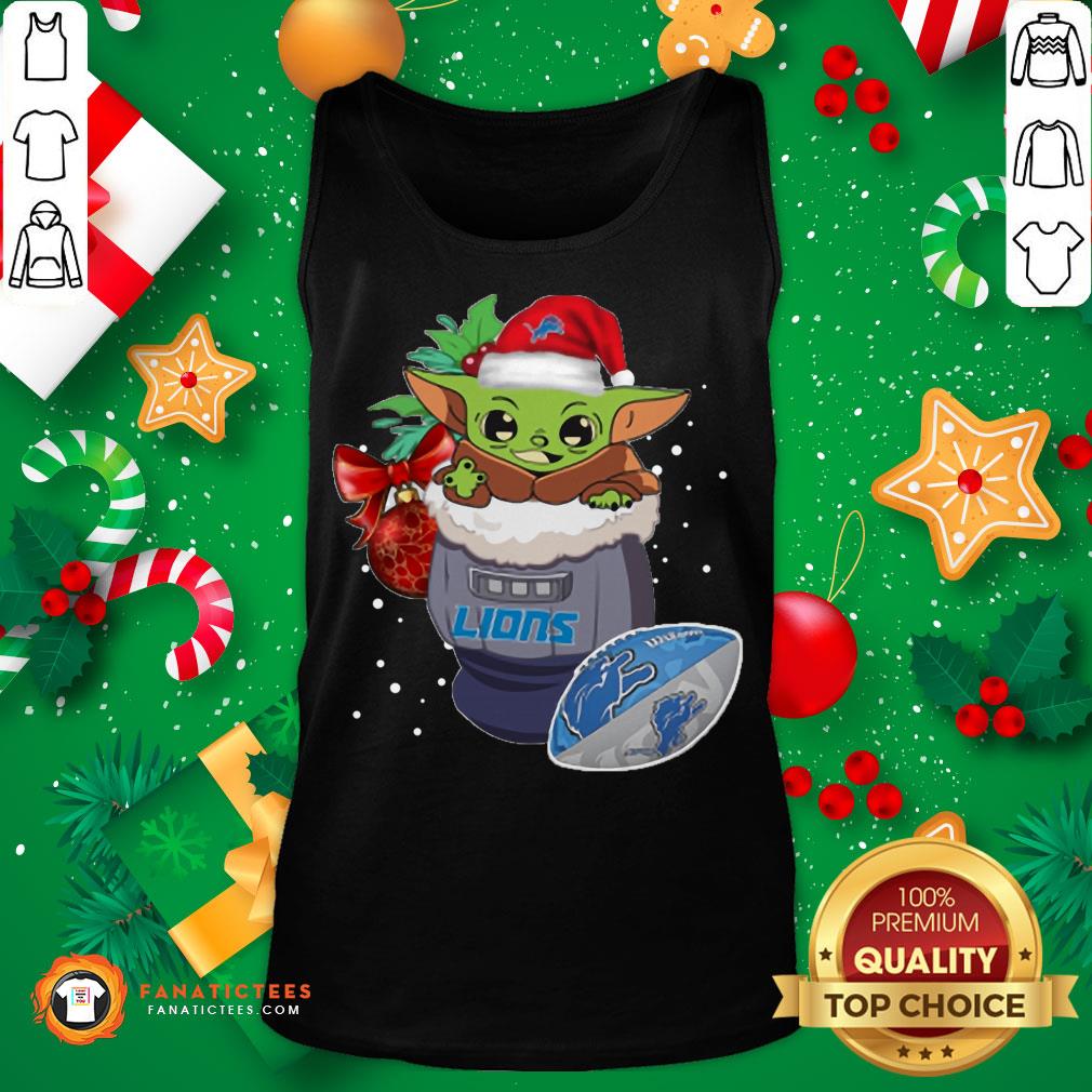 Nice Detroit Lions Christmas Baby Yoda Star Wars Funny Happy NFL T-Shirt
