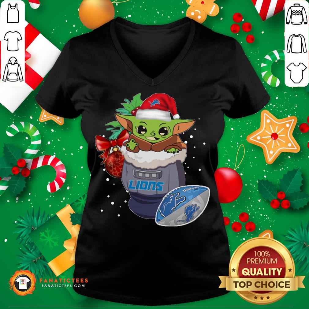 Nice Detroit Lions Christmas Baby Yoda Star Wars Funny Happy NFL T-Shirt